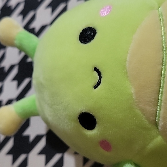Pilar 8" Squishmallow Grasshopper - Picture 4 of 4